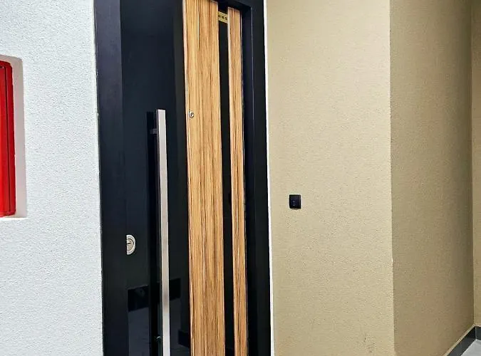 Bulevar Square * سراييفو